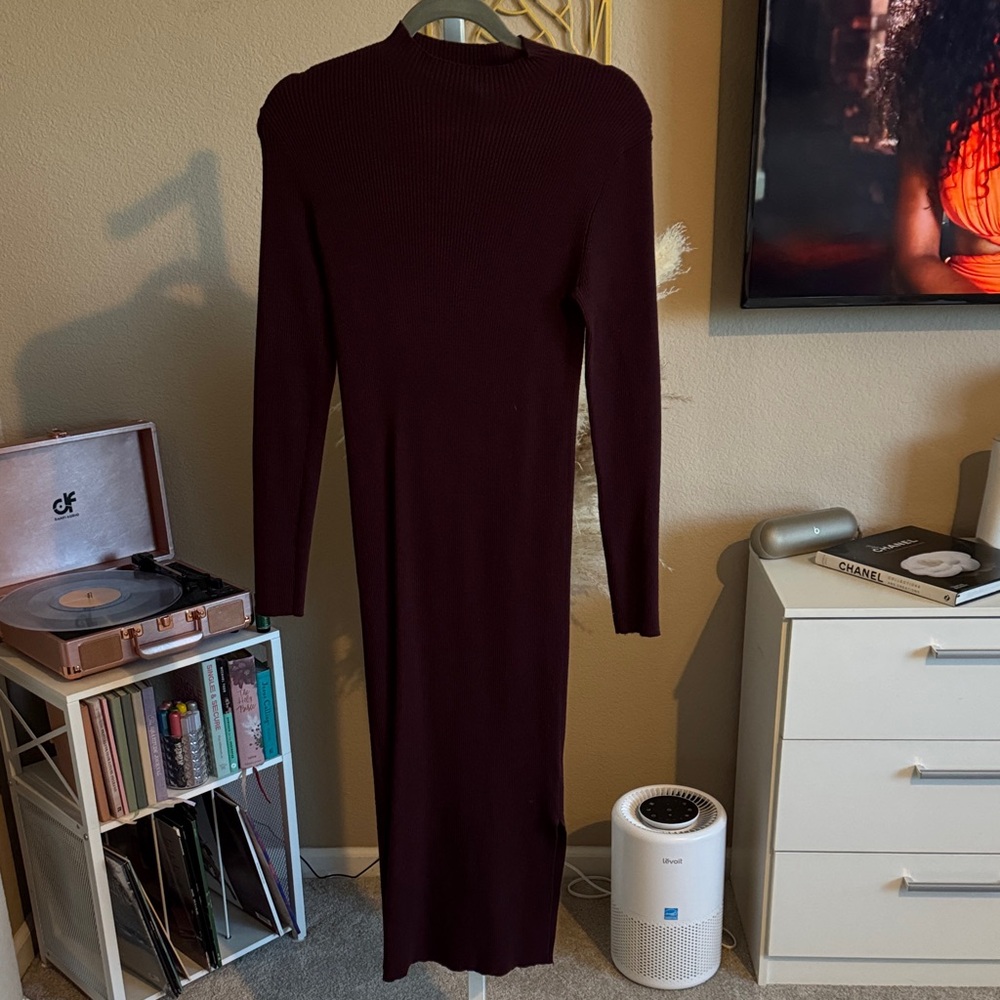 Vici long Sleeve ribbed sweater dress with slit